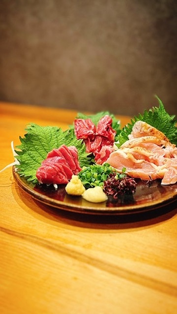 鶏刺三点盛り