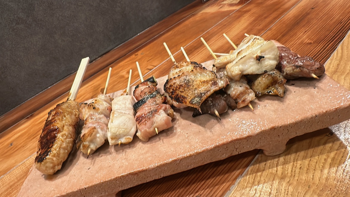 備長炭で焼く焼鳥